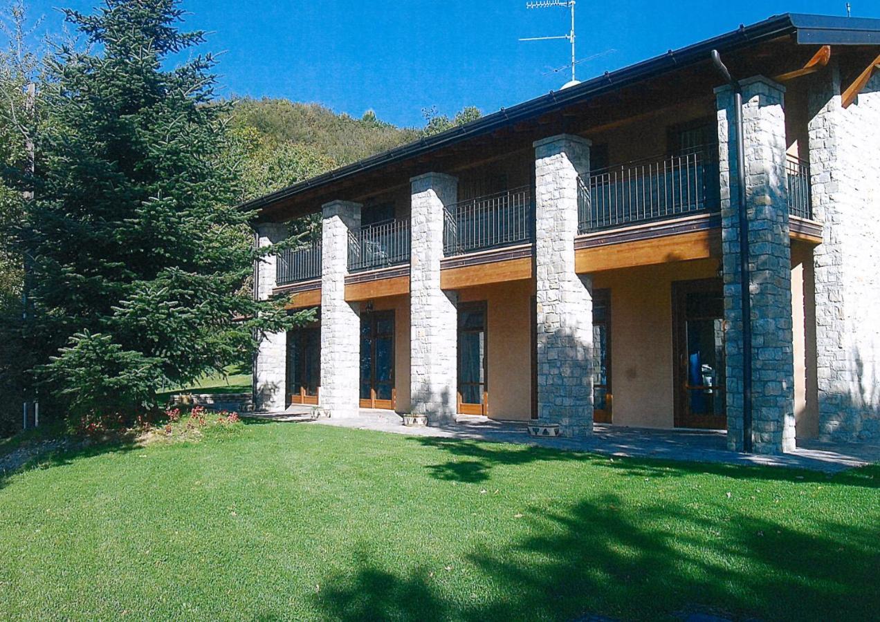 סאלו La Fiocchina - Magic Place - Apartments & Studios In Garda Lake - Countryside Farmhouse, Inside The Middle Of The Lake מראה חיצוני תמונה