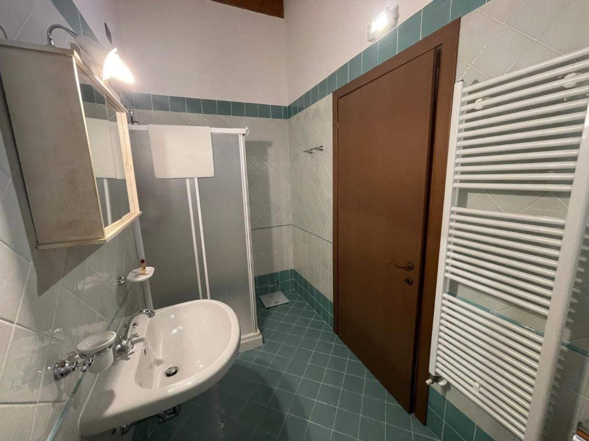 סאלו La Fiocchina - Magic Place - Apartments & Studios In Garda Lake - Countryside Farmhouse, Inside The Middle Of The Lake מראה חיצוני תמונה