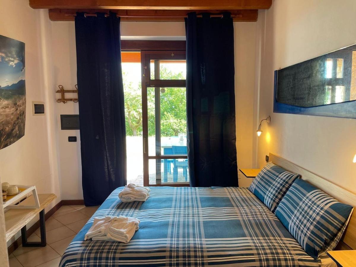סאלו La Fiocchina - Magic Place - Apartments & Studios In Garda Lake - Countryside Farmhouse, Inside The Middle Of The Lake מראה חיצוני תמונה