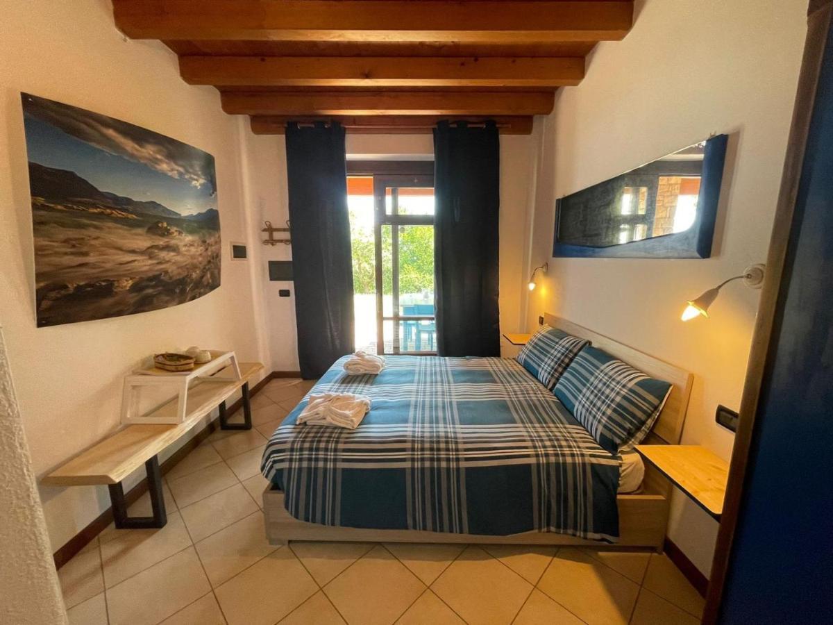 סאלו La Fiocchina - Magic Place - Apartments & Studios In Garda Lake - Countryside Farmhouse, Inside The Middle Of The Lake מראה חיצוני תמונה