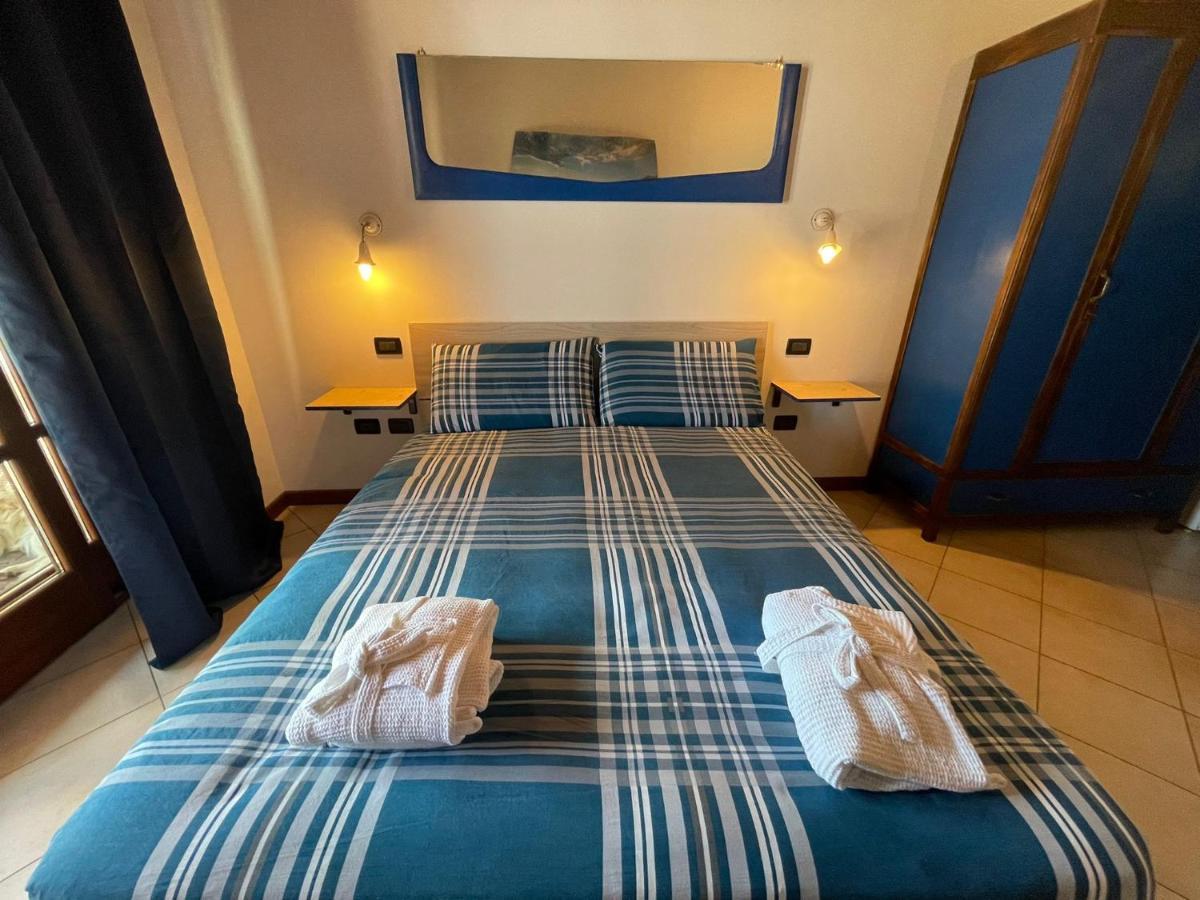 סאלו La Fiocchina - Magic Place - Apartments & Studios In Garda Lake - Countryside Farmhouse, Inside The Middle Of The Lake מראה חיצוני תמונה