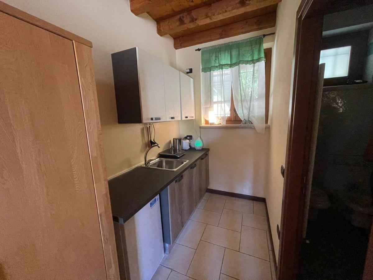 סאלו La Fiocchina - Magic Place - Apartments & Studios In Garda Lake - Countryside Farmhouse, Inside The Middle Of The Lake מראה חיצוני תמונה