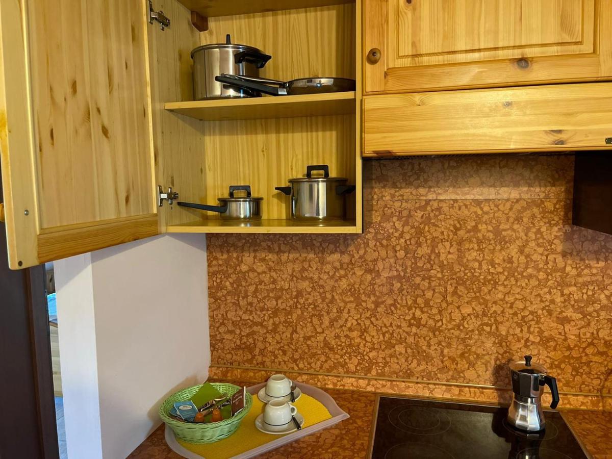 סאלו La Fiocchina - Magic Place - Apartments & Studios In Garda Lake - Countryside Farmhouse, Inside The Middle Of The Lake מראה חיצוני תמונה