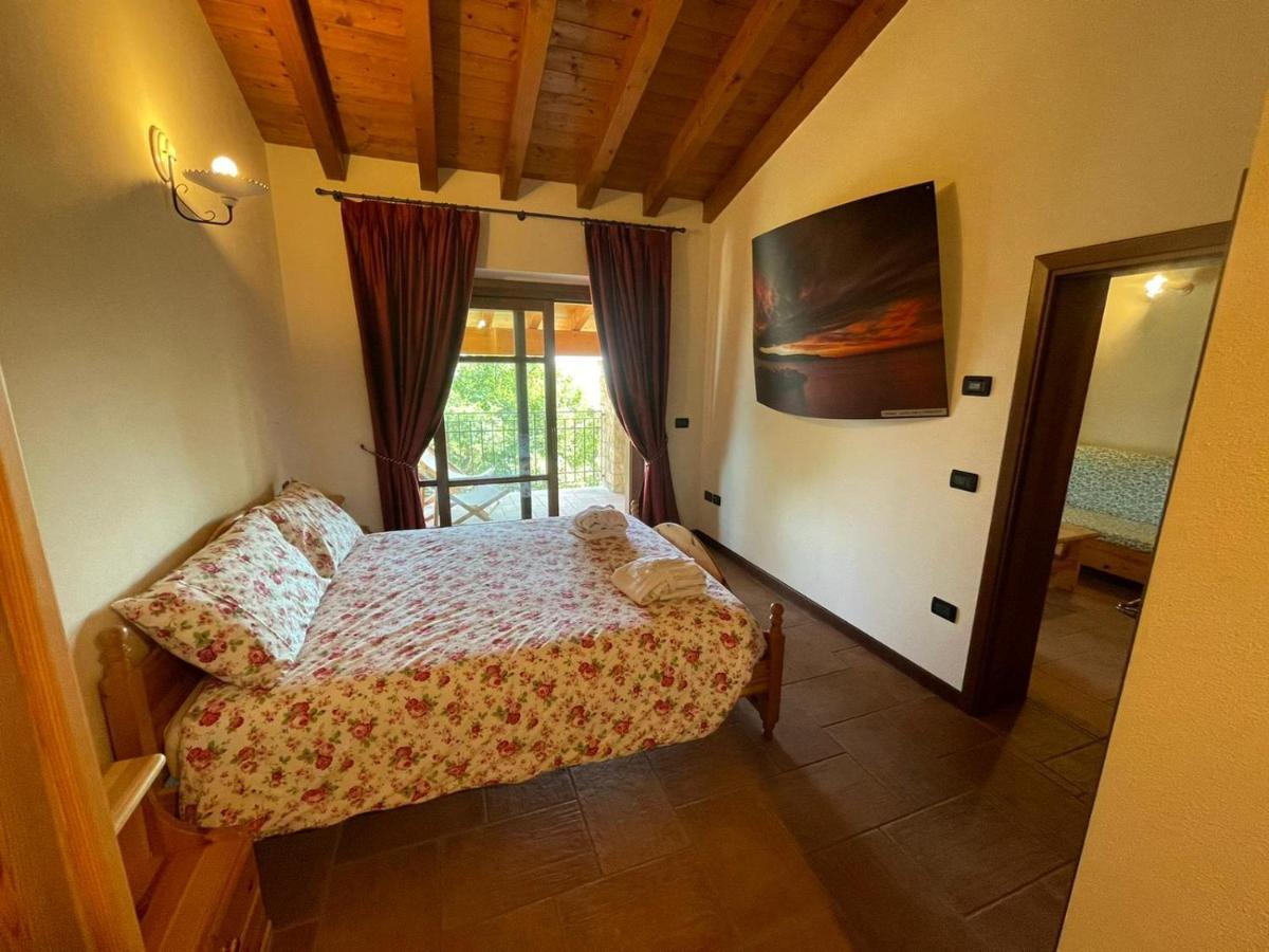 סאלו La Fiocchina - Magic Place - Apartments & Studios In Garda Lake - Countryside Farmhouse, Inside The Middle Of The Lake מראה חיצוני תמונה