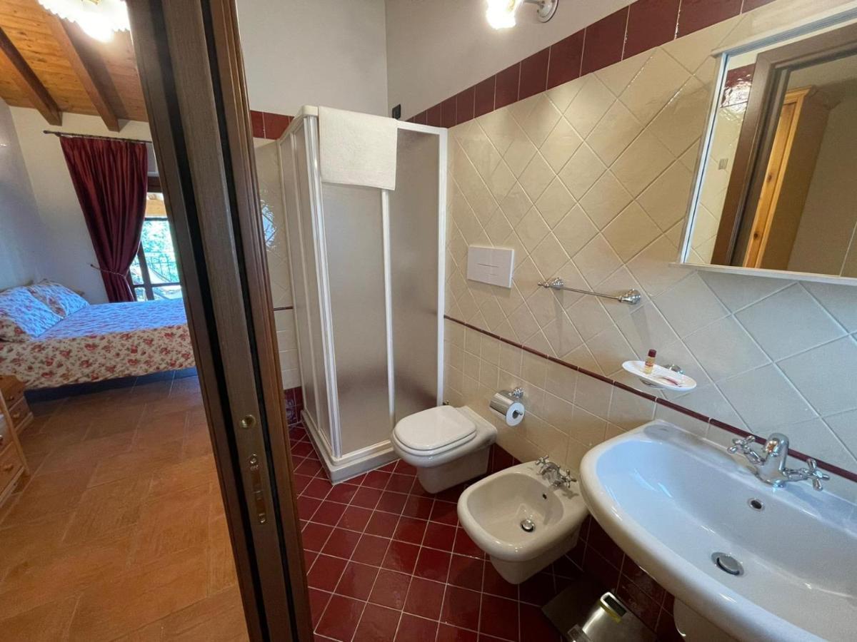סאלו La Fiocchina - Magic Place - Apartments & Studios In Garda Lake - Countryside Farmhouse, Inside The Middle Of The Lake מראה חיצוני תמונה