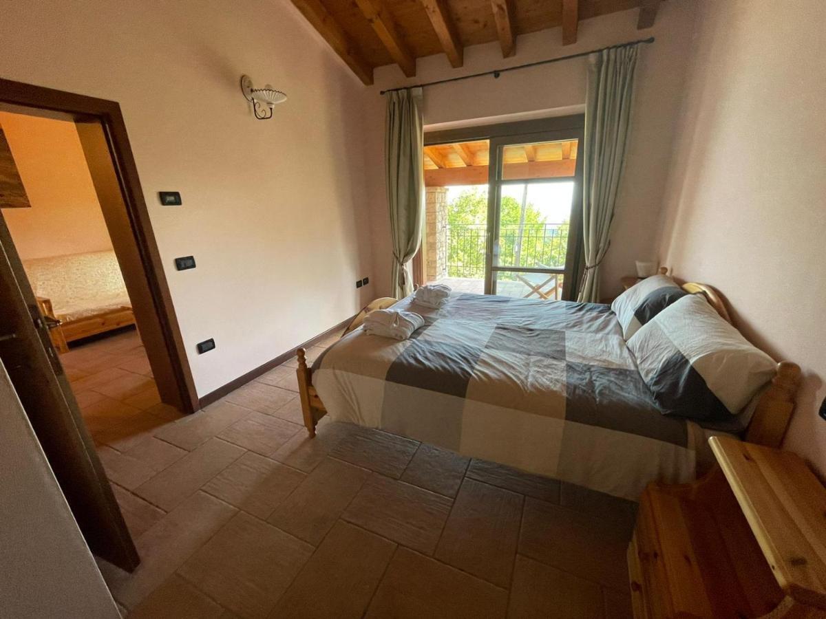 סאלו La Fiocchina - Magic Place - Apartments & Studios In Garda Lake - Countryside Farmhouse, Inside The Middle Of The Lake מראה חיצוני תמונה