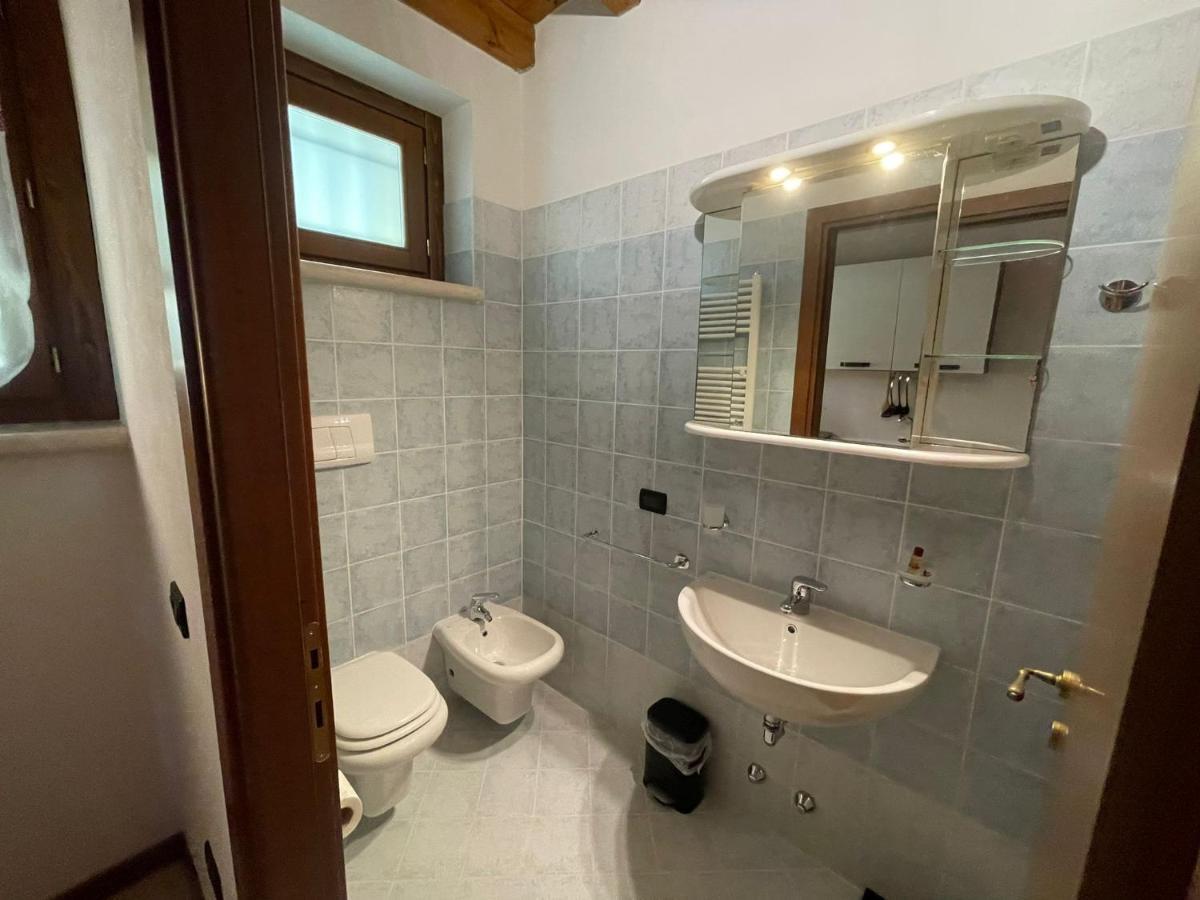 סאלו La Fiocchina - Magic Place - Apartments & Studios In Garda Lake - Countryside Farmhouse, Inside The Middle Of The Lake מראה חיצוני תמונה