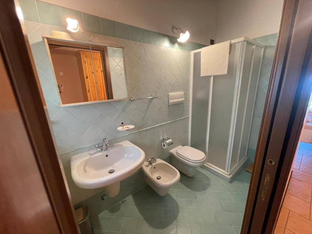 סאלו La Fiocchina - Magic Place - Apartments & Studios In Garda Lake - Countryside Farmhouse, Inside The Middle Of The Lake מראה חיצוני תמונה